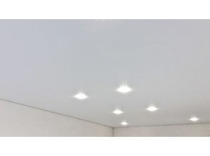 Монтаж потолка для зала 18 м2 с использованием пленки VIPCEILING серии MONLANGE M9001 (3.25)