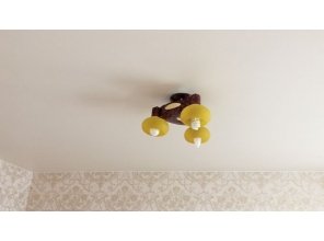 Монтаж потолка в спальне 12 м2 с использованием пленки VIPCEILING серии MONLANGE M9057 (3.50)