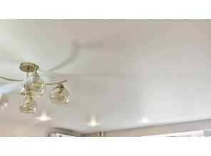 Монтаж потолка для зала 20 м2 с использованием пленки VIPCEILING серии MONLANGE M9001 (3.50)