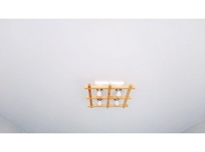 Монтаж потолка в гостиной 15 м2 с использованием пленки VIPCEILING серии MONLANGE M9001 (3.50)