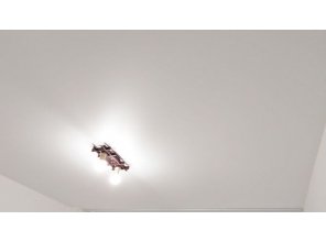 Монтаж потолка в спальне 10 м2 с использованием пленки VIPCEILING серии MONLANGE M9001 (3.25)