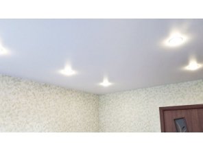 Монтаж потолка в спальне 11 м2 с использованием пленки VIPCEILING серии MONLANGE M9001 (3.25)