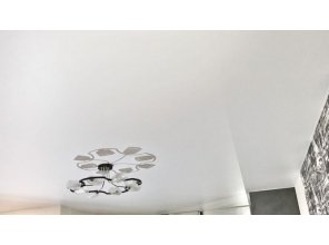 Монтаж потолка в квартире 30 м2 с использованием пленки VIPCEILING серии MONLANGE M9001 (5.45)