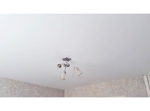 Монтаж потолка в спальне 12 м2 с использованием пленки VIPCEILING серии MONLANGE M9001 (3.25)