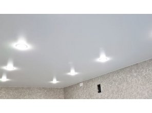 Монтаж потолка на кухне 12 м2 с использованием пленки VIPCEILING серии MONLANGE S9020 (2.60)