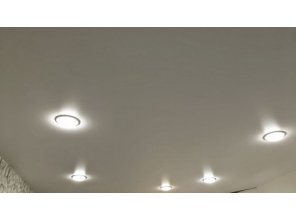 Монтаж потолка на кухне 6 м2 с использованием пленки VIPCEILING серии MONLANGE S9020 (2.60)