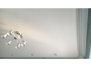 Монтаж потолка на кухне 10 м2 с использованием пленки VIPCEILING серии MONLANGE S9020 (3.25)