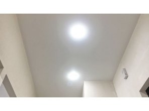 Монтаж потолка в коридоре 4 м2 с использованием пленки VIPCEILING серии MONLANGE M9001 (2.15)