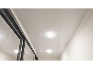 Монтаж потолка в прихожей 3 м2 с использованием пленки VIPCEILING серии MONLANGE L9001 (2.15)