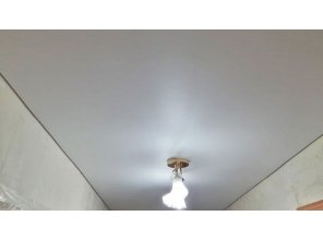 Монтаж потолка в прихожей 7 м2 с использованием пленки VIPCEILING серии MONLANGE M9001 (3.25)