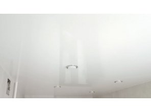 Монтаж потолка на кухне 7 м2 с использованием пленки VIPCEILING серии MONLANGE L9001 (2.15)