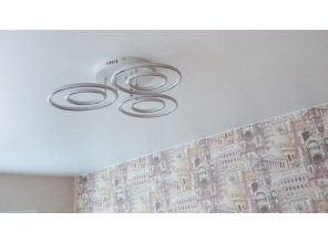 Монтаж потолка в гостиной 18 м2 с использованием пленки VIPCEILING серии MONLANGE S9020 (4.35)