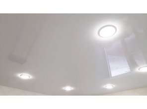 Монтаж потолка на кухне 6 м2 с использованием пленки VIPCEILING серии MONLANGE L9001 (2.60)