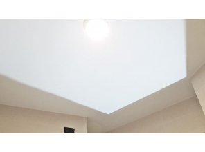 Монтаж потолка в ванной 5 м2 с использованием пленки VIPCEILING серии MONLANGE M9001 (2.15)