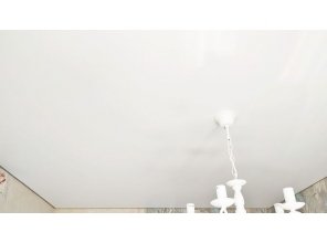 Монтаж потолка на кухне 6 м2 с использованием пленки VIPCEILING серии MONLANGE M9001 (2.60)