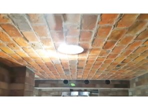 Монтаж потолка в деревянном доме 6 м2 с использованием пленки VIPCEILING серии MONLANGE ART8195 (1.95)