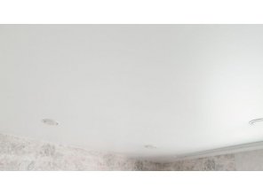 Монтаж потолка на кухне 10 м2 с использованием пленки VIPCEILING серии MONLANGE S9020 (3.50)