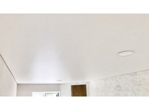 Монтаж потолка в спальне 15 м2 с использованием пленки VIPCEILING серии MONLANGE M9001 (2.60)