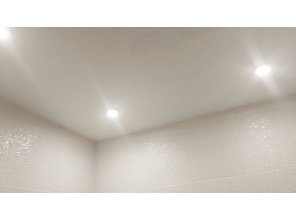 Монтаж потолка в ванной 3 м2 с использованием пленки VIPCEILING серии MONLANGE L9001 (2.15)