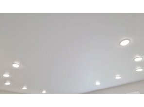 Монтаж потолка на кухне 9 м2 с использованием пленки VIPCEILING серии MONLANGE M9001 (3.25)