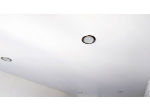Монтаж потолка в спальне 15 м2 с использованием пленки VIPCEILING серии MONLANGE S9020 (3.25)