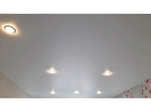 Монтаж потолка для зала 15 м2 с использованием пленки VIPCEILING серии MONLANGE M9001 (3.25)