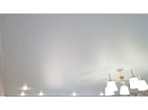 Монтаж потолка в спальне 15 м2 с использованием пленки VIPCEILING серии MONLANGE M9001 (3.50)