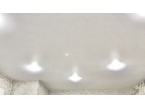 Монтаж потолка на кухне 11 м2 с использованием пленки VIPCEILING серии MONLANGE M9001 (3.25)