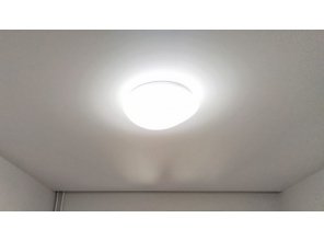 Монтаж потолка в спальне 12 м2 с использованием пленки VIPCEILING серии MONLANGE M9001 (3.25)