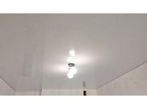 Монтаж потолка на кухне 13 м2 с использованием пленки VIPCEILING серии MONLANGE L9001 (3.25)