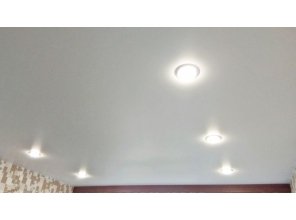 Монтаж потолка на кухне 10 м2 с использованием пленки VIPCEILING серии MONLANGE M9001 (3.25)