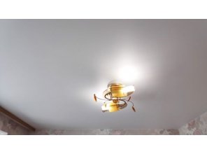 Монтаж потолка в спальне 9 м2 с использованием пленки VIPCEILING серии MONLANGE M9001 (3.25)