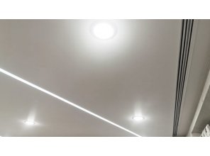 Монтаж потолка световые линии 16 м2 с использованием пленки VIPCEILING серии MONLANGE M9001 (3.25)