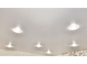 Монтаж потолка для зала 17 м2 с использованием пленки VIPCEILING серии MONLANGE M9001 (3.50)