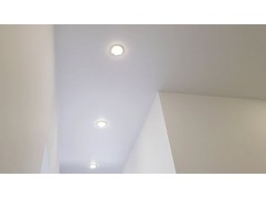 Монтаж потолка в коридоре 8 м2 с использованием пленки VIPCEILING серии MONLANGE M9001 (3.25)