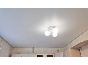 Монтаж потолка на кухне 9 м2 с использованием пленки VIPCEILING серии MONLANGE M9001 (3.25)