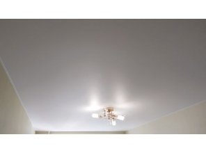 Монтаж потолка в спальне 10 м2 с использованием пленки VIPCEILING серии MONLANGE M9001 (2.60)