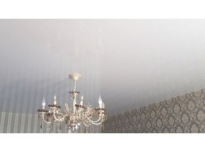 Монтаж потолка в гостиной 19 м2 с использованием пленки VIPCEILING серии MONLANGE L9001 (3.50)