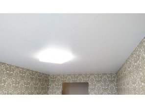 Монтаж потолка в гостиной 17 м2 с использованием пленки VIPCEILING серии MONLANGE S9020 (3.25)