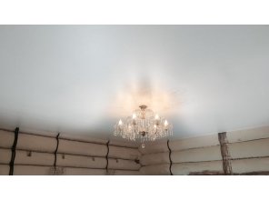 Монтаж потолка в деревянном доме 20 м2 с использованием пленки VIPCEILING серии MONLANGE M9001 (4.35)