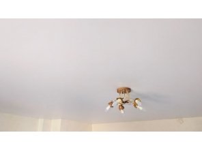 Монтаж потолка для зала 21 м2 с использованием пленки VIPCEILING серии MONLANGE M9001 (4.90)