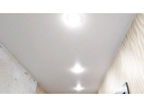 Монтаж потолка в прихожей 7 м2 с использованием пленки VIPCEILING серии MONLANGE M9001 (2.15)