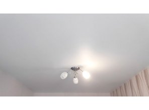 Монтаж потолка в спальне 10 м2 с использованием пленки VIPCEILING серии MONLANGE M9001 (2.60)