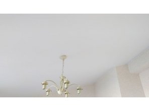 Монтаж потолка в спальне 13 м2 с использованием пленки VIPCEILING серии MONLANGE S9020 (3.25)