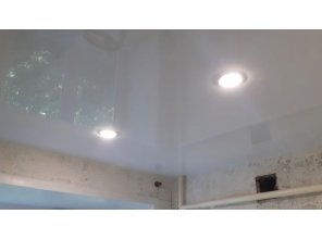 Монтаж потолка на кухне 6 м2 с использованием пленки VIPCEILING серии MONLANGE L9001 (2.60)