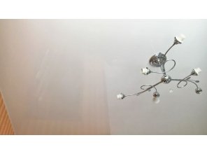 Монтаж потолка на кухне 8 м2 с использованием пленки VIPCEILING серии MONLANGE L9001 (3.25)