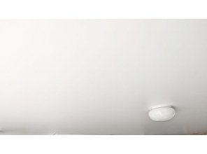 Монтаж потолка в квартире 25 м2 с использованием пленки VIPCEILING серии MONLANGE M9001 (5.45)