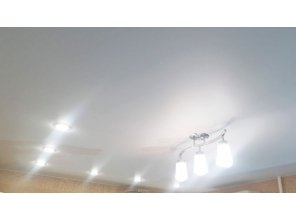 Монтаж потолка на кухне 12 м2 с использованием пленки VIPCEILING серии MONLANGE M9001 (3.25)