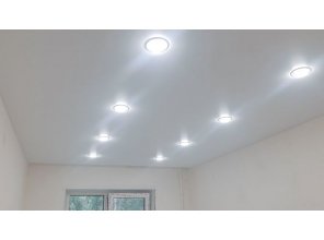 Монтаж потолка в спальне 10 м2 с использованием пленки VIPCEILING серии MONLANGE M9001 (2.60)