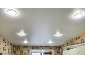 Монтаж потолка на кухне 8 м2 с использованием пленки VIPCEILING серии MONLANGE S9020 (2.60)